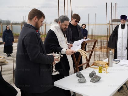 Епископ Антоний освятил в Волгодонске закладной камень будущего храма на городском кладбище №3