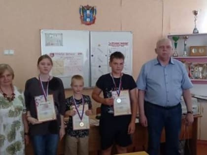 В Миллерово прошли праздничные турниры по шахматам