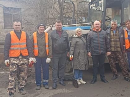 В Шахтах продолжается месячник по санитарной очистке и благоустройству