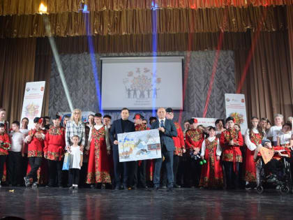 «Искусство объединяет»: второй межмуниципальный творческий фестиваль для людей с ОВЗ организовал шахтинский Молодежный парламент