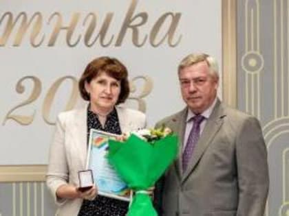 Губернатор Ростовской области Василий Голубев наградил работников сферы торговли