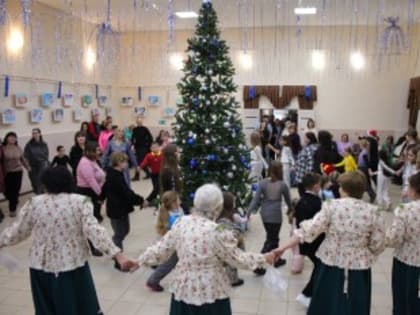 Новогодняя праздничная программа «Новый год для всех, всех, всех!»