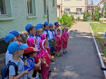 Малыши из детского сада № 22 г.Шахты изучают правила дорожного движения