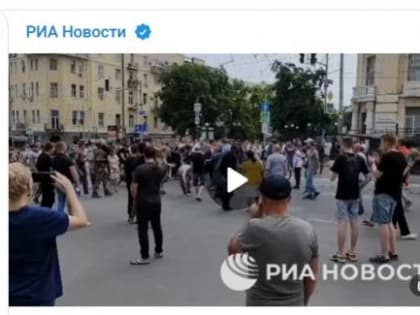 В Ростове у штаба ЮВО вспыхнула драка