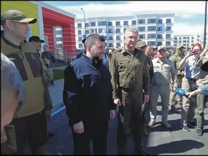 Тимур Иванов и Денис Пушилин проверили военные стройки в Мариуполе