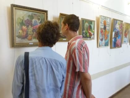 «Краски лета» Василия Дащенко заполнили Чеховскую библиотеку