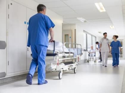 В Ростове у 60-летнего мужчины обнаружили огромную опухоль после жалоб на головокружение