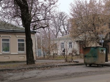 В центре Таганрога привели в порядок контейнерные площадки