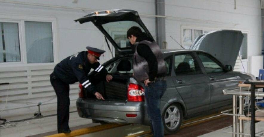 Машины сотрудников ФСБ