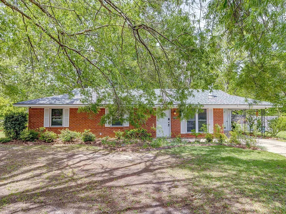203 Holly Ridge SR