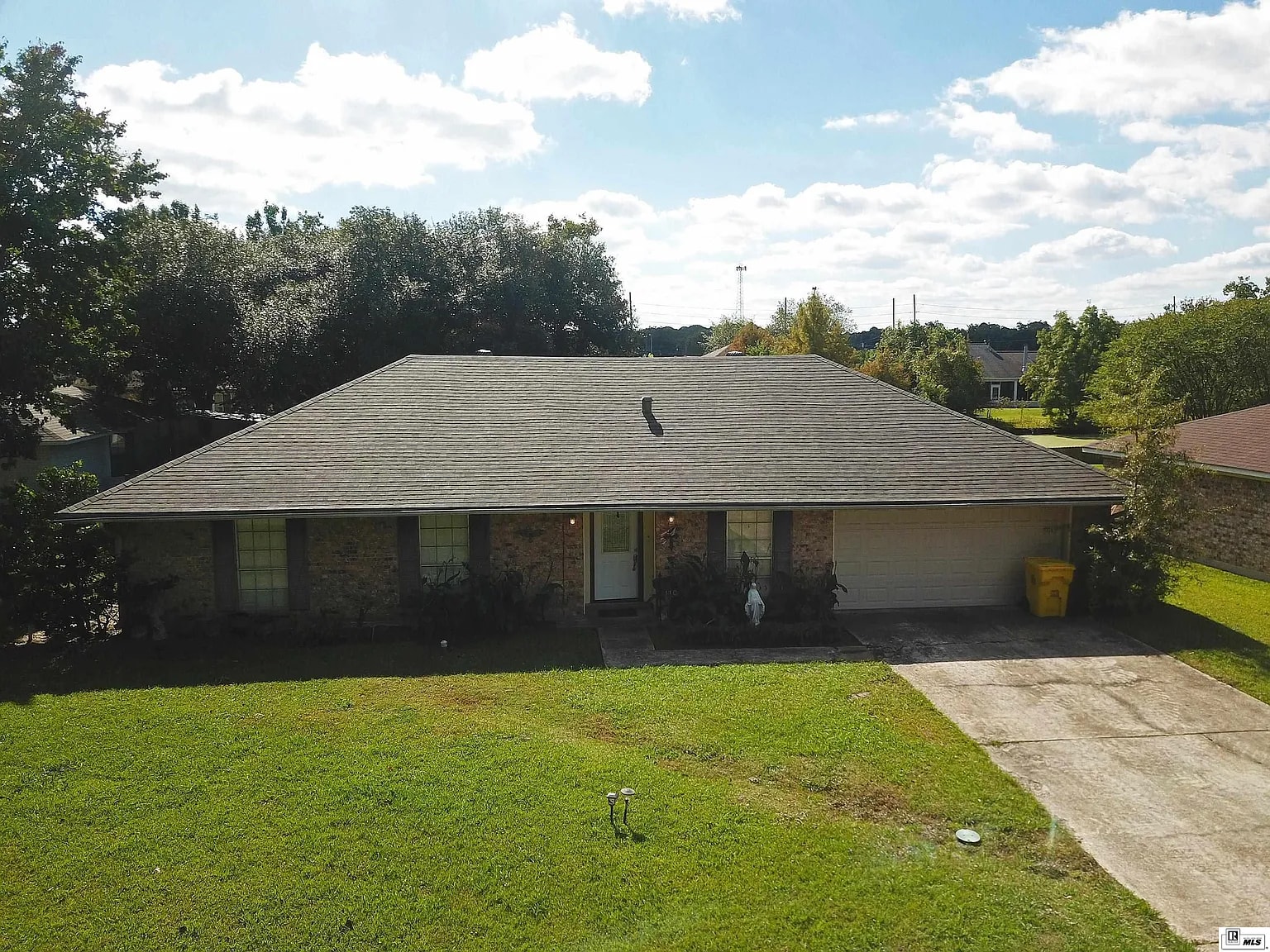 110 York Dr