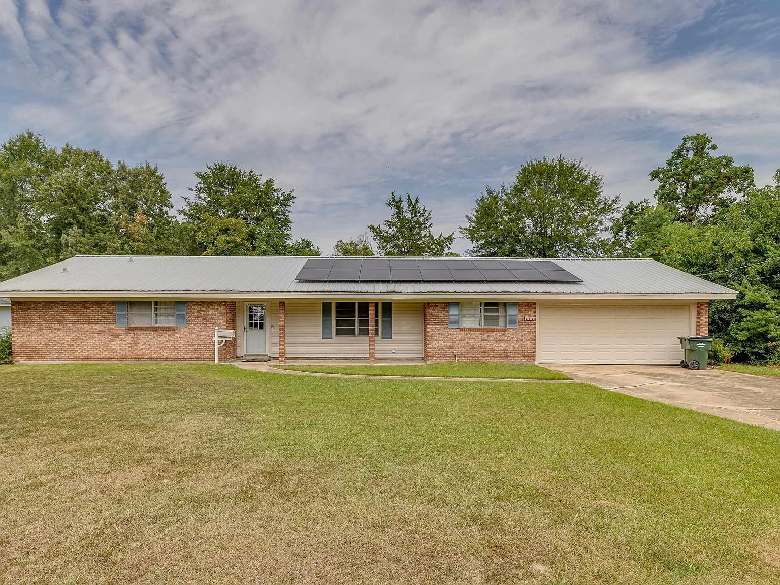 202 White Columns Dr