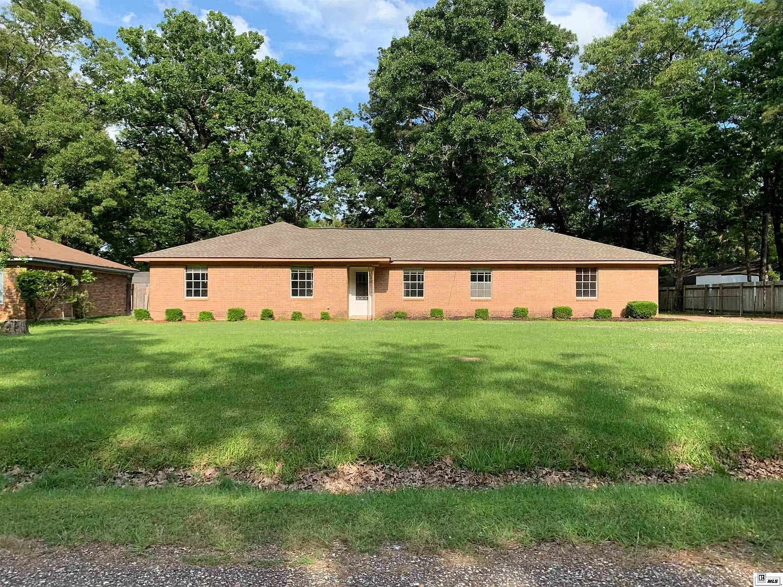 30 Lake Dr