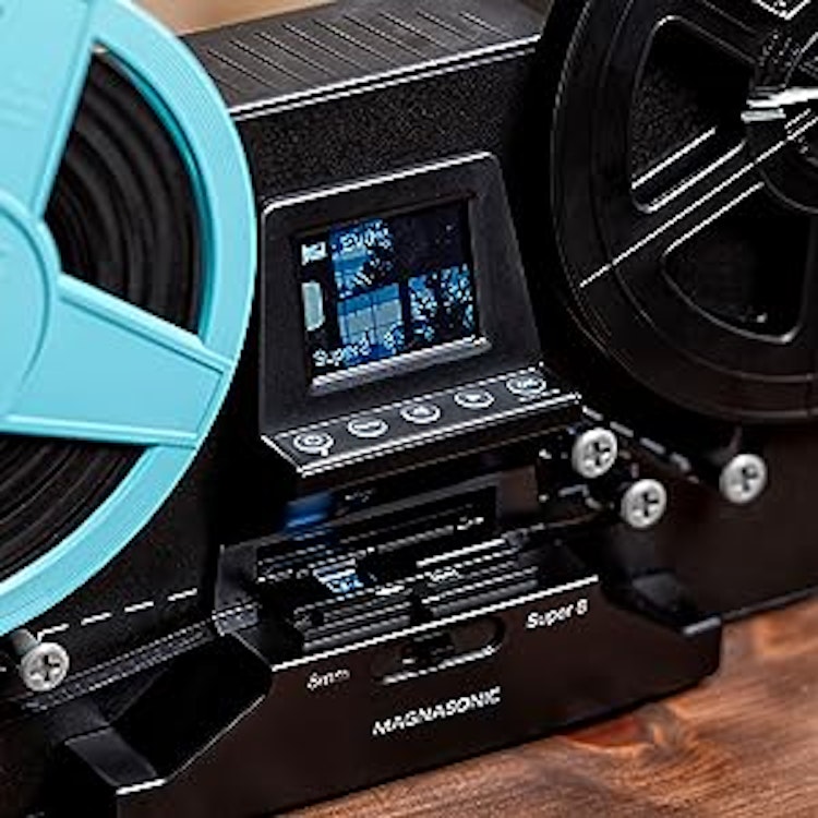 Escáner De Película Magnasonic FS81 - Convierte Cintas Super 8 / 8mm A Video Digital