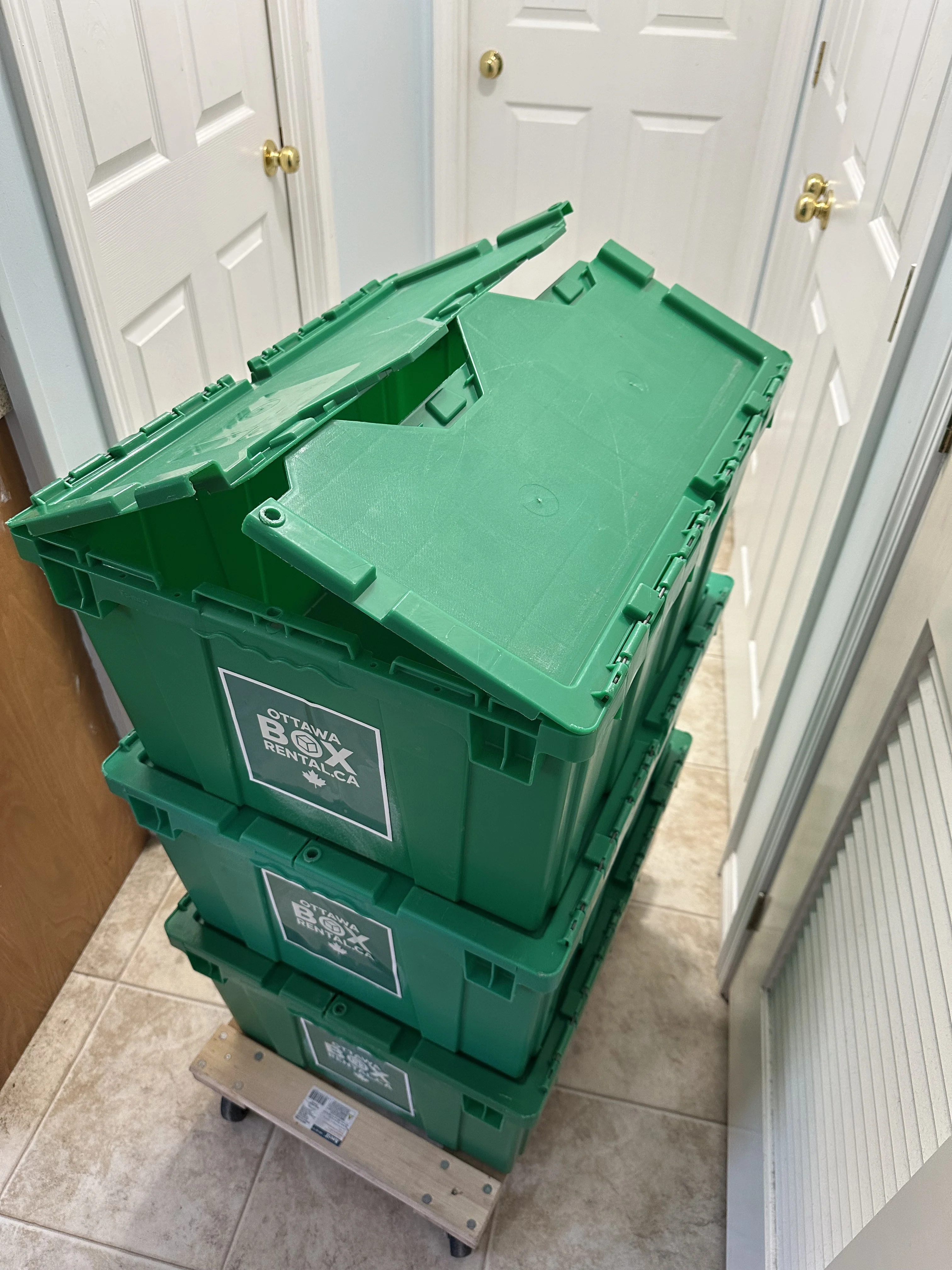 Green moving box rentals from Ottawa Box Rental in Greely on RentAnythingStore