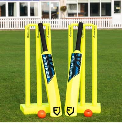 Backyard Cricket Set | Kwik Cricket Set - Bats, Balls Stumps for rent in Kanata