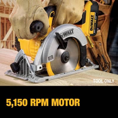 DEWALT 6-1/2-Inch 20V MAX Circular Saw for rent in Ottawa