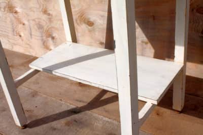 White Signing Table – photo 6 in Embrun