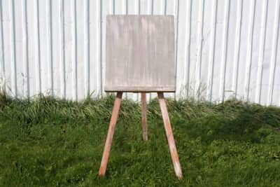 Easel with Chalk Tray for rent in Embrun
