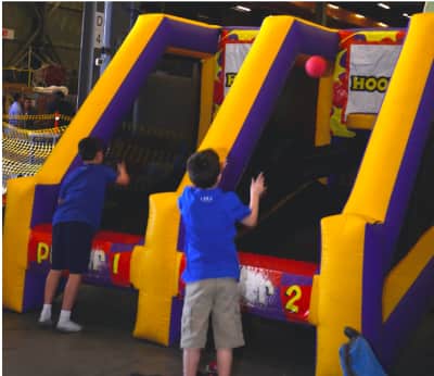 Life Size Inflatable Game - Hoop 2 – photo 2 in Kanata