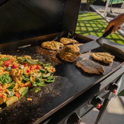 Griddle Bbq - 3 Foot for rent in Ottawa