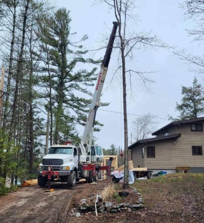 Elliott 32117r Boom Truck Crane With Professional Operator – photo 4 in Pontiac-Regional-County-Municipality