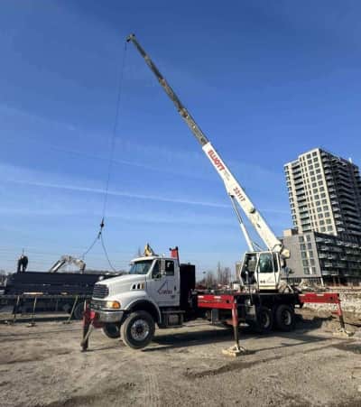 Elliott 32117r Boom Truck Crane With Professional Operator – photo 7 in Pontiac-Regional-County-Municipality