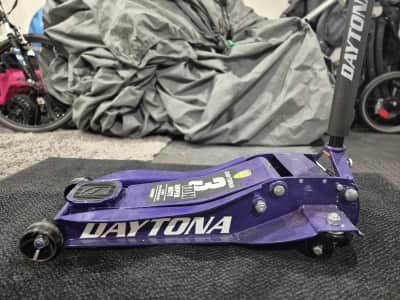 Daytona 3 Ton Low Profile Jack Rental in San Diego for rent in San-Diego