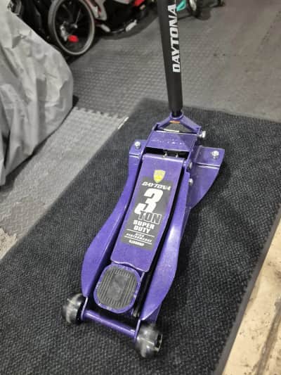 Daytona 3 Ton Low Profile Jack Rental in San Diego – photo 2 in San-Diego