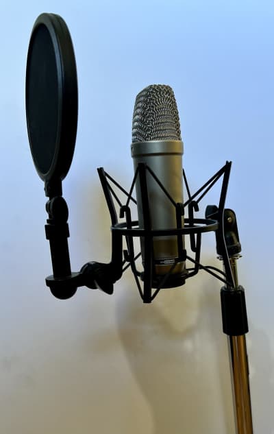 Professional Microphone - Rhode NT1 Large Diaphragm Condense – photo 2 in Cumberland