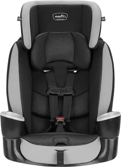 Booster Car Seat - Evenflo Maestro for rent in Orléans