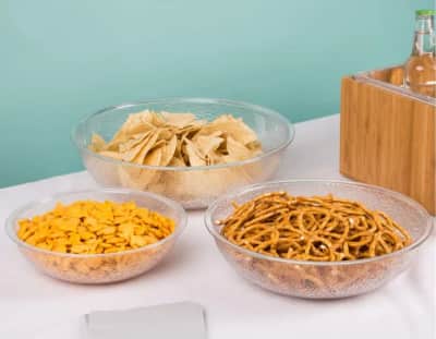 10" Frosted Plastic Salad / Snack Bowl – photo 3 in Arnprior