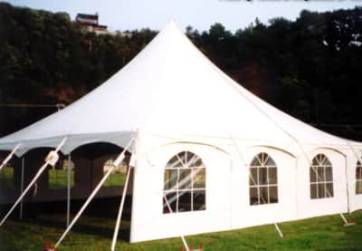 30' x 30' Pole Tent - ( Installed ) – photo 2 in Orléans