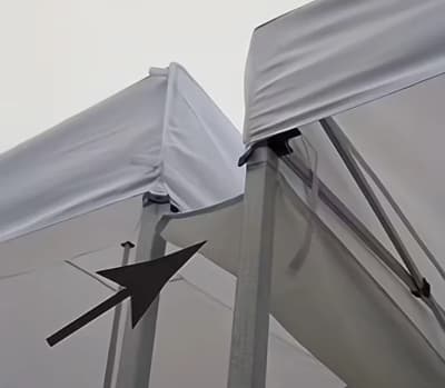 10' Pop Up Canopy Rain Gutter for rent in Orléans