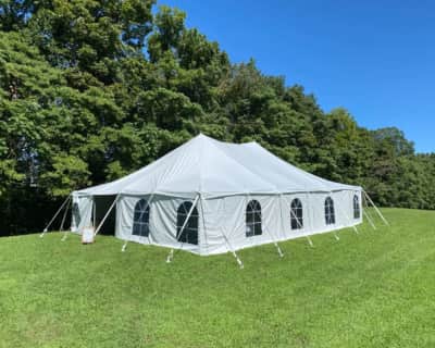 30' x 45' Pole Tent - ( Installed ) – photo 3 in Orléans