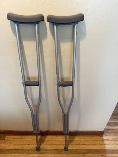 Adjustable Crutches Rental – Philadelphia Mobility Aid for rent in Philadelphia