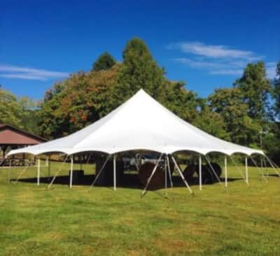 40' x 40' Pole Tent - ( Installed ) – photo 3 in Orléans