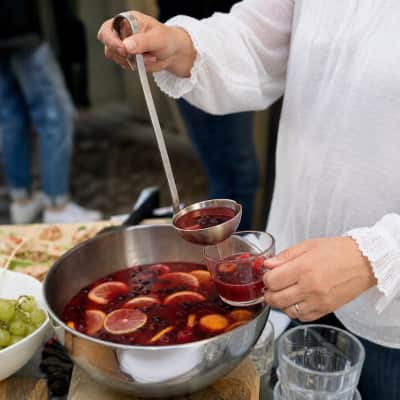 Stainless Steel Ladle Rental – Perfect for Orléans Events thumbnail Party-Event 1/2