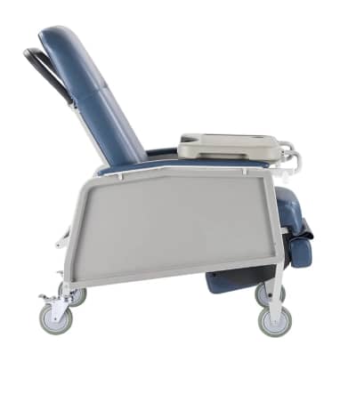 Reclining Geri Chair With Tray and Wheels – photo 4 in Kemptville