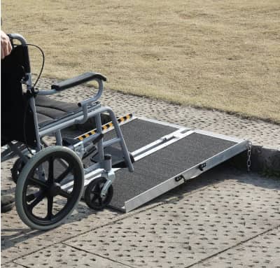 Aluminum Non-Slip 8 ft Portable Wheelchair Ramp – photo 2 in Kemptville