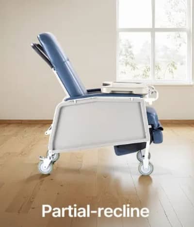 Reclining Geri Chair with Tray and Wheels – photo 3 in Arnprior