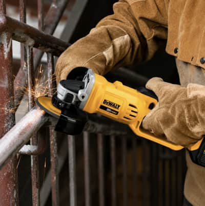 DEWALT 20V MAX Angle Grinder Kit for rent in Orléans
