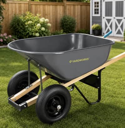 Yardworks Dual-Wheel Garden Wheelbarrow for rent in Orléans