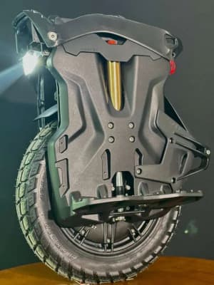 All-terrain electric unicycle with suspension