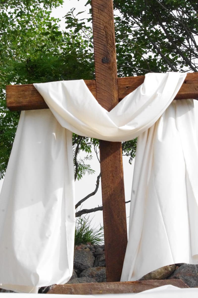 Rustic Wedding Cross Rental – Bloomington, MN for rent in Bloomington