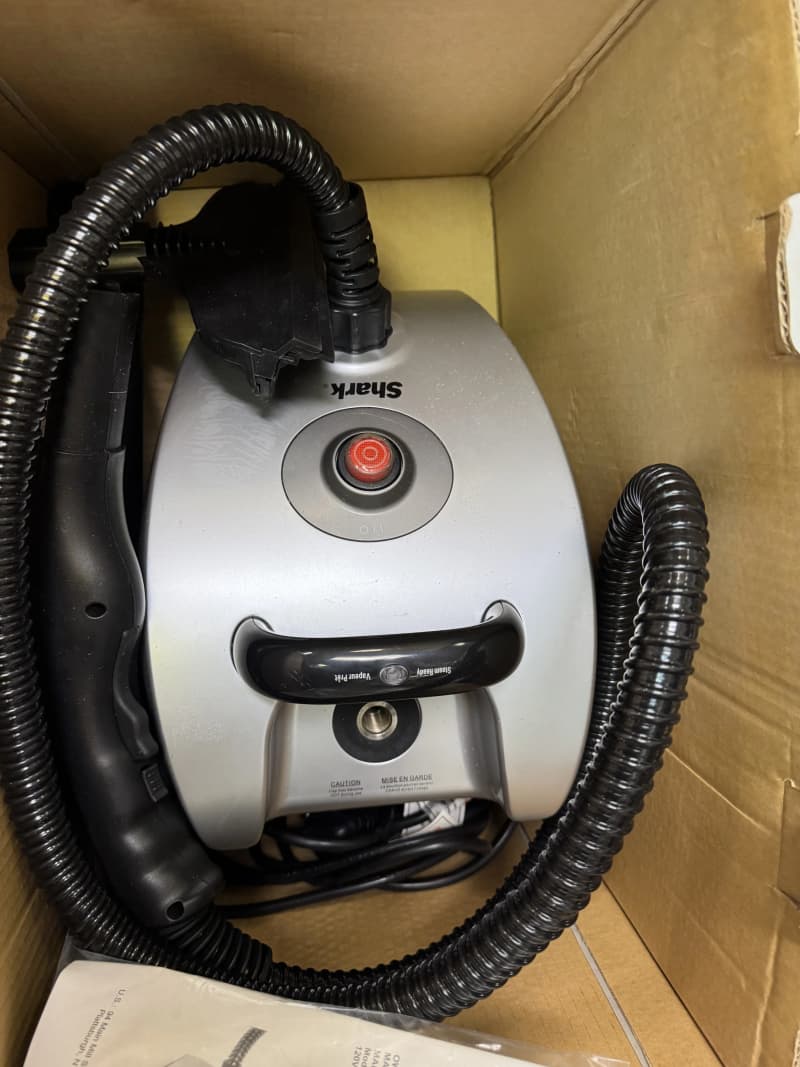 Efficient Floor & Wall Steamer Rental in Nanaimo for rent in Nanaimo