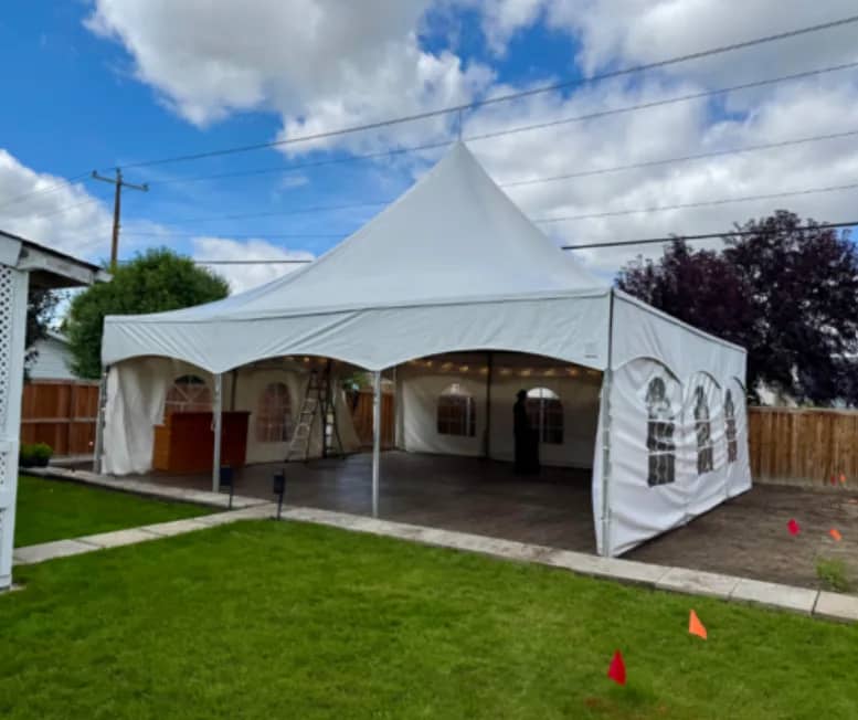 30' x 30' Pole Tent - ( Installed ) for rent in Orléans