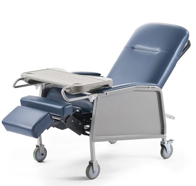 Reclining Geri Chair with Tray and Wheels – photo 2 in Orléans