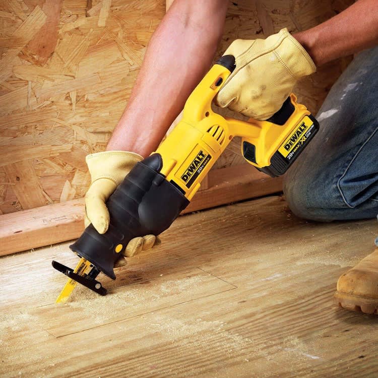 Dewalt 20v Max* Cordless Reciprocating Saw Kit – photo 5 in Nepean