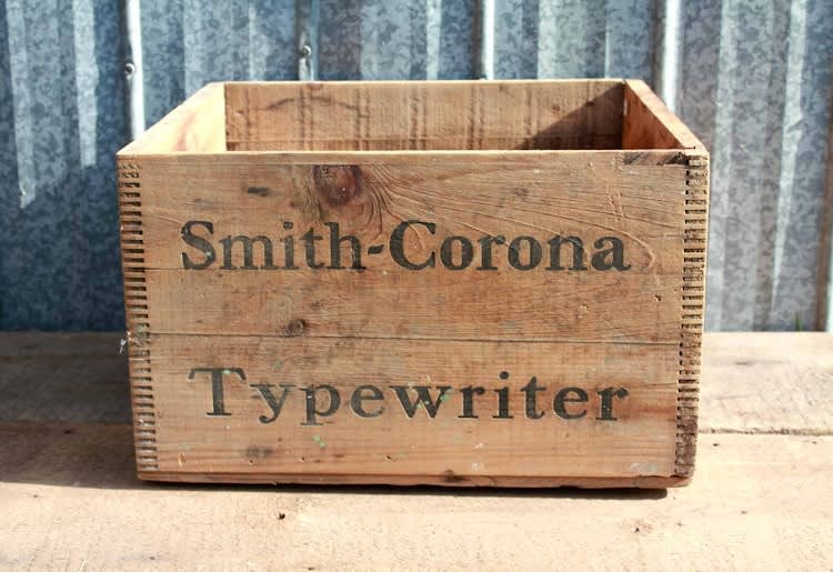 Typewriter Crate for rent in Embrun